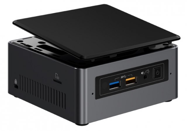 Il NUC - Next Unit of Computing - è una tipologia di PC ideata da Intel che offrono prestazioni elevate, navigazione, elaborazioni multimediali, utilizzo di programmi professionali. Si tratta di un computer, compatto all-in-one, completo di tutto con sistema operativo Windows 10, in un design estremamente compatto. Trova posto ovunque, in camera, in sala, in cucina, in studio. Ideale abbinato a un monitor o una tv e una tastiera con mouse wireless. Adatto per vedere film e serie tv anche in 4K, per utilizzare i più comuni programmi per lo studio e il lavoro. Prezzo: 457,99 euro (su www.amazon.it). www.intel.com Il NUC - Next Unit of Computing - è una tipologia di PC ideata da Intel che offrono prestazioni elevate, navigazione, elaborazioni multimediali, utilizzo di programmi professionali. Si tratta di un computer, compatto all-in-one, completo di tutto con sistema operativo Windows 10, in un design estremamente compatto. Trova posto ovunque, in camera, in sala, in cucina, in studio. Ideale abbinato a un monitor o una tv e una tastiera con mouse wireless. Adatto per vedere film e serie tv anche in 4K, per utilizzare i più comuni programmi per lo studio e il lavoro. Prezzo: 457,99 euro (su www.amazon.it). www.intel.com