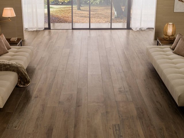 pavimento parquet ceramico Par-Ker di Porcelanosa mantiene colore e tonalità originali nel tempo pavimento parquet ceramico Par-Ker di Porcelanosa mantiene colore e tonalità originali nel tempo