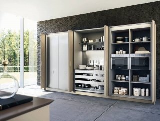 cucina Lab13 di Aran Cucine con colonne svela frigo e congelatore con ante in acciaio cucina Lab13 di Aran Cucine con colonne svela frigo e congelatore con ante in acciaio