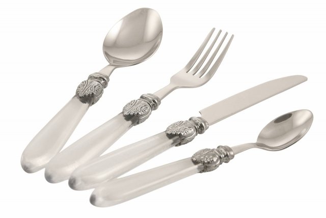 Imperial di Conforama è il set di posate da 24 pezzi caratterizzate da uno stile rétro sottolineato dal manico in plastica trasparente effetto madreperla. Prezzo 39,99 euro per il set. www.conforama.it Imperial di Conforama è il set di posate da 24 pezzi caratterizzate da uno stile rétro sottolineato dal manico in plastica trasparente effetto madreperla. Prezzo 39,99 euro per il set. www.conforama.it