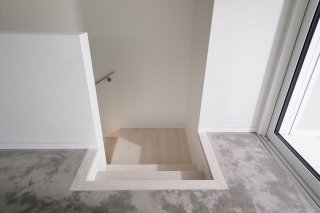 battiscopa a filo muro Proskirting Channel e Proskirting Flat di Progress Profiles con angolo esterno battiscopa a filo muro Proskirting Channel e Proskirting Flat di Progress Profiles con angolo esterno