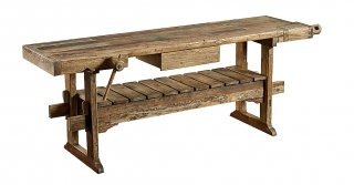 È in legno riciclato con finitura naturale il tavolo da lavoro con cassetto frontale, modello DB003045 di Dialma Brown Iva esclusa, costa 2.662 euro.