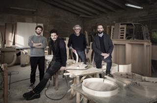 Il progetto DoppiaFirma – Dialoghi tra pensiero progettuale e alto artigianato, in scena nella spettacolare cornice di Villa Mozart. Il progetto DoppiaFirma – Dialoghi tra pensiero progettuale e alto artigianato, in scena nella spettacolare cornice di Villa Mozart.