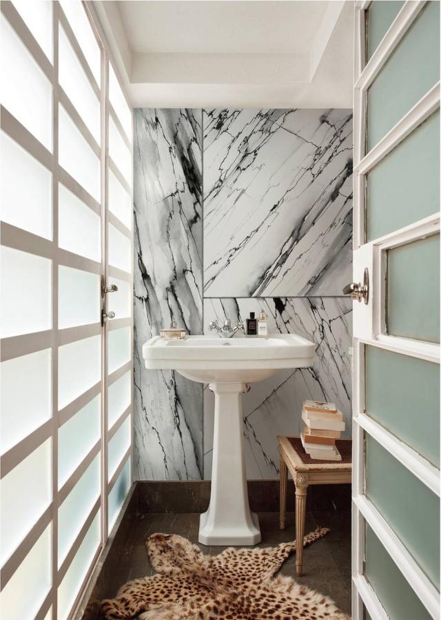 collezione Wet System, Olimpo (design Gupica) di Wall&Decò è la carta da parati per ambienti umidi che al mq costa 160 euro collezione Wet System, Olimpo (design Gupica) di Wall&Decò è la carta da parati per ambienti umidi che al mq costa 160 euro
