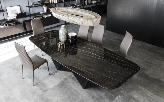 Skorpio Keramik di Cattelan Italia, design A. Lucatello & P. Cattelan, è il tavolo nella nuova finitura Portoro lucido applicata al piano in ceramica Marmi, un materiale resistente che riproduce l'aspetto del marmo. La base è una vera e propria scultura realizzata in acciaio verniciato trasparente o in goffrato in diverse varianti di colore. www.cattelanitalia.com Skorpio Keramik di Cattelan Italia, design A. Lucatello & P. Cattelan, è il tavolo nella nuova finitura Portoro lucido applicata al piano in ceramica Marmi, un materiale resistente che riproduce l'aspetto del marmo. La base è una vera e propria scultura realizzata in acciaio verniciato trasparente o in goffrato in diverse varianti di colore. www.cattelanitalia.com