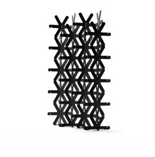 Paravento Yuki di Cappellini. Design giapponese firmato da Nendo. 36 moduli in plastica a forma di fiocco di neve. Misura 100x 30,5x H 181. Prezzo 927 euro. www.cappelini.it Paravento Yuki di Cappellini. Design giapponese firmato da Nendo. 36 moduli in plastica a forma di fiocco di neve. Misura 100x 30,5x H 181. Prezzo 927 euro. www.cappelini.it