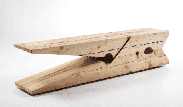 Panca Pinça di COOLWOOD, azienda sostenibile catalana che produce mobili in legno riciclato proveniente dal recupero di vecchio legname; è una Ecolabel impegnata anche nella riforestazione con alberi che non saranno impiegati per fini commerciali. Panca Pinça di COOLWOOD, azienda sostenibile catalana che produce mobili in legno riciclato proveniente dal recupero di vecchio legname; è una Ecolabel impegnata anche nella riforestazione con alberi che non saranno impiegati per fini commerciali.