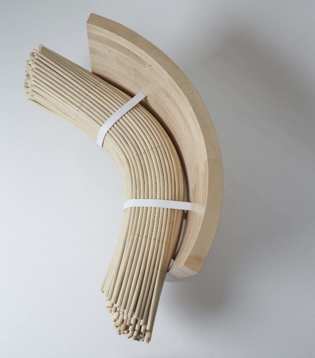 Arcaded Seat 1801, Seduta in acero, rattan, cuoio e acciaio, realizzata dall’artista Myung-taek Jun Arcaded Seat 1801, Seduta in acero, rattan, cuoio e acciaio, realizzata dall’artista Myung-taek Jun