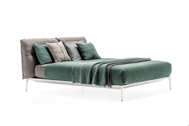 Yale Bed di Mdf Italia, design Jean-Marie Massaud, è il letto leggero e confortevole, con una linea pulita e essenziale; è disponibile con la testata in due altezze diverse e il rivestimento in tessuto o in pelle. La struttura è realizzata in estruso di alluminio verniciata opaca in tre varianti di colore (bianco, grigio pietra e grigio antracite). www.mdfitalia.com Yale Bed di Mdf Italia, design Jean-Marie Massaud, è il letto leggero e confortevole, con una linea pulita e essenziale; è disponibile con la testata in due altezze diverse e il rivestimento in tessuto o in pelle. La struttura è realizzata in estruso di alluminio verniciata opaca in tre varianti di colore (bianco, grigio pietra e grigio antracite). www.mdfitalia.com
