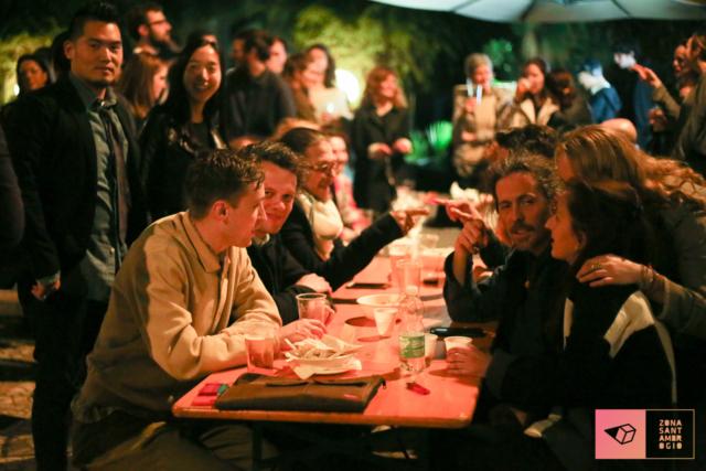 Nella cornice del giardino dell’ex convento in via San Vittore in zona Sant'Ambrogio Design District, EAT URBAN FoodTruck Festival è un ampio ristorante “En plein air”. Nella cornice del giardino dell’ex convento in via San Vittore in zona Sant'Ambrogio Design District, EAT URBAN FoodTruck Festival è un ampio ristorante “En plein air”.