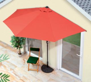 Ombrellone di DMail va bene anche per chi non possiede un balcone di grandi dimensioni grazie alla forma a mezzaluna salvaspazio. Una base in ghisa evita il ribaltamento in caso di vento forte, mentre una pratica manovella faciliterà l’apertura e la chiusura. Prezzo 99,90 euro. www.dmail.it Ombrellone di DMail va bene anche per chi non possiede un balcone di grandi dimensioni grazie alla forma a mezzaluna salvaspazio. Una base in ghisa evita il ribaltamento in caso di vento forte, mentre una pratica manovella faciliterà l’apertura e la chiusura. Prezzo 99,90 euro. www.dmail.it