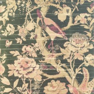 È in vinile goffrato Silkbird Gold di Dedar (dedar.com), ispirata al lampasso; un rollo da 6 metri costa 578,50 euro. È in vinile goffrato Silkbird Gold di Dedar (dedar.com), ispirata al lampasso; un rollo da 6 metri costa 578,50 euro.
