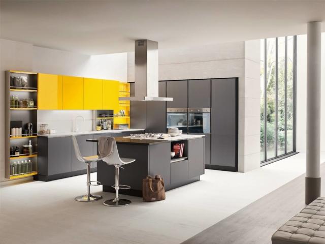 Giallo Girasole + Mercurio
Il Modello Oyster laccato abbina moduli in Mercurio finitura Metallo Liquido e pensili in laccato lucido Giallo Girasole. Il piano è in quarzo Bianco Veneta Cucine, ed è spesso 2 cm. Lo zoccolo è laccato in tinta con l’anta Mercurio. Giallo Girasole + Mercurio
Il Modello Oyster laccato abbina moduli in Mercurio finitura Metallo Liquido e pensili in laccato lucido Giallo Girasole. Il piano è in quarzo Bianco Veneta Cucine, ed è spesso 2 cm. Lo zoccolo è laccato in tinta con l’anta Mercurio.