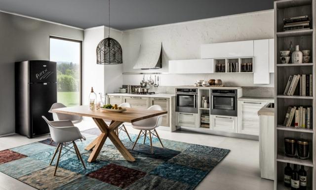 cucina con il frigorifero freestanding Fiorella di Arrex cucina con il frigorifero freestanding Fiorella di Arrex