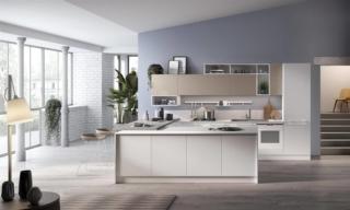 cucina con bancone snack e isola Elena di Chateau d'Ax cucina con bancone snack e isola Elena di Chateau d'Ax