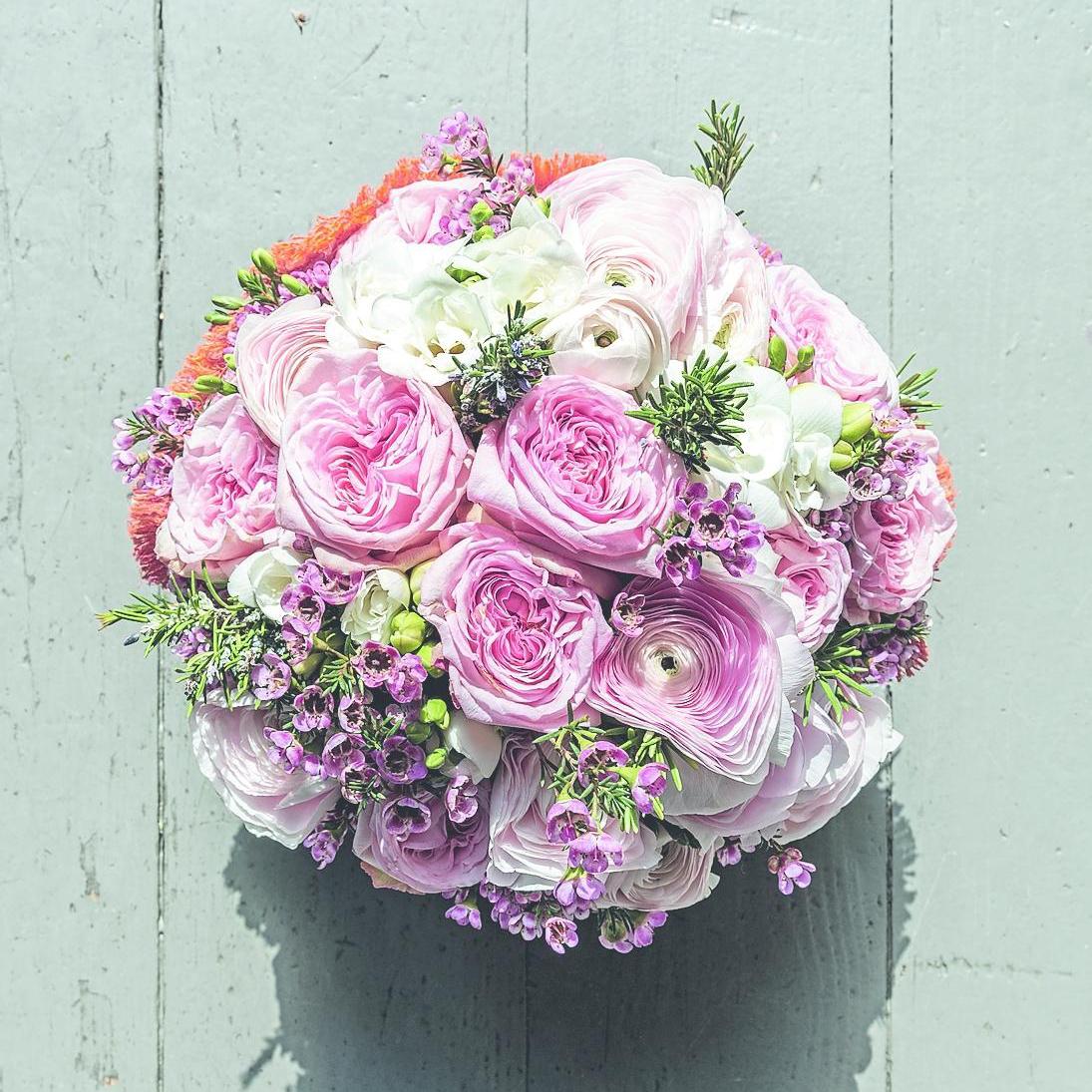 Piccolo bouquet di fiori secchi con vaso in diversi colori con
