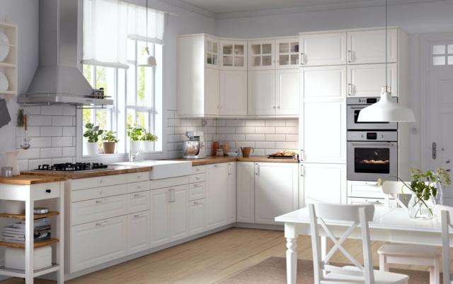 cucina con cappa finitura inox Metod/Bodbyn di Ikea Italia cucina con cappa finitura inox Metod/Bodbyn di Ikea Italia