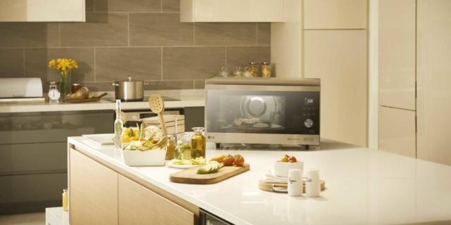 Cottura cose di casa Cucina con forno microonde