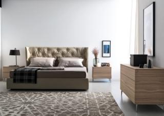 letto matrimoniale piccolo Wynn di Calligaris con rivestimento in similpelle e testiera con lavorazione capitonné letto matrimoniale piccolo Wynn di Calligaris con rivestimento in similpelle e testiera con lavorazione capitonné