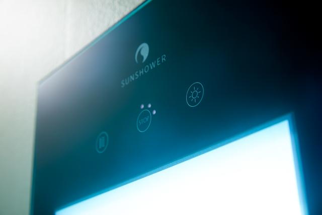Sunshower è disponibile in sei modelli diversi, in versione infrarossi, UV e combinati Sunshower è disponibile in sei modelli diversi, in versione infrarossi, UV e combinati