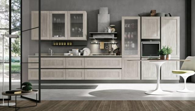 City di Stosa ha le basi e i pensili nella finitura Rovere Brizzo scanditi dallo zoccolo e dalla gola scavata color Piombo. Il piano di lavoro è realizzato in Okite Grigio; la cappa è nella finitura Peltro. Un modulo base da 60 cm, prezzo a partire da 154 euro HYPERLINK "http://www.stosacucine.com/"www.stosacucine.com City di Stosa ha le basi e i pensili nella finitura Rovere Brizzo scanditi dallo zoccolo e dalla gola scavata color Piombo. Il piano di lavoro è realizzato in Okite Grigio; la cappa è nella finitura Peltro. Un modulo base da 60 cm, prezzo a partire da 154 euro HYPERLINK "http://www.stosacucine.com/"www.stosacucine.com
