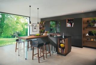 cucina nera dalle forme cubiche black Black Line di Team7 cucina nera dalle forme cubiche black Black Line di Team7