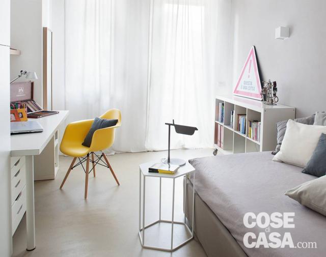 Camera singola con letto e zona studio Camera singola con letto e zona studio