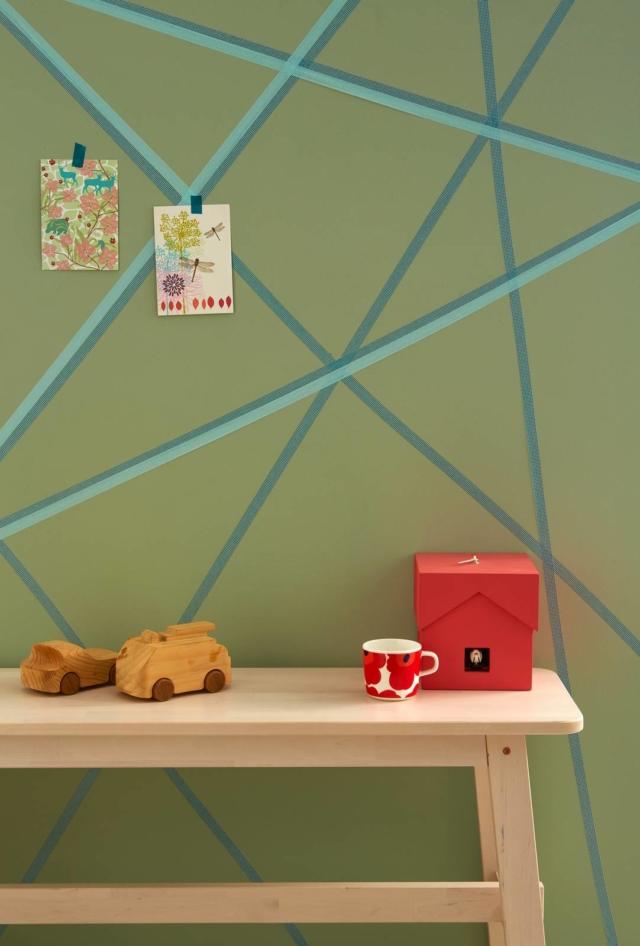 macchinine in legno tobeUs di Matteo Ragni e Italo Lupi, orologio a cucù, tazza Unikko di Marimekko in vendita da J&V Store macchinine in legno tobeUs di Matteo Ragni e Italo Lupi, orologio a cucù, tazza Unikko di Marimekko in vendita da J&V Store