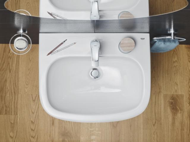 lavabo sospeso a parete Euro di Grohe con troppopieno e rubinetteria monoforo lavabo sospeso a parete Euro di Grohe con troppopieno e rubinetteria monoforo