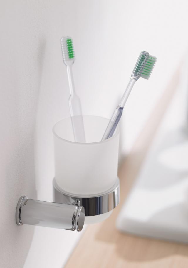 portaspazzolini della serie D-Code di Duravit con finitura cromo e bicchiere in vetro satinato portaspazzolini della serie D-Code di Duravit con finitura cromo e bicchiere in vetro satinato