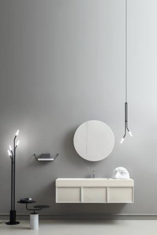 basi sospese H. 32 con scocche laccate bianco opaco e frontali in ecomalta talco, lampade illuminate a led e supporti mensola in metallo nero opaco. des di cerasa basi sospese H. 32 con scocche laccate bianco opaco e frontali in ecomalta talco, lampade illuminate a led e supporti mensola in metallo nero opaco. des di cerasa