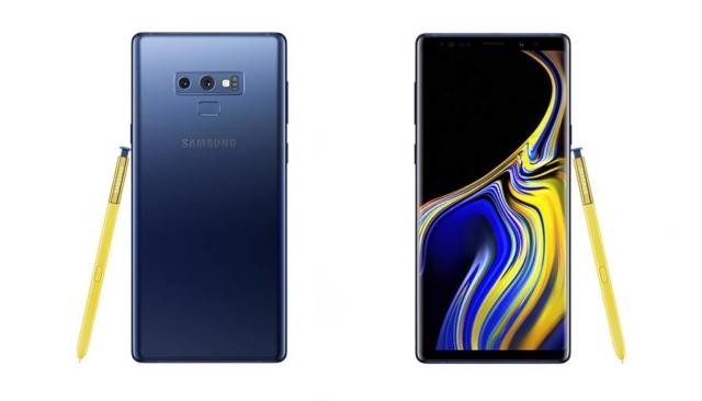Uno smartphone dotato di penna S Pen con connettività Bluetooth che consente di scattare selfie e foto di gruppo, gestire presentazioni, riprodurre e mettere in pausa video e molto altro. La fotocamera del nuovo Galaxy Note9 di Samsung è in grado di riconoscere gli elementi di una foto e la scena inquadrata, per ottimizzarla istantaneamente in base alla categoria e per avere un ottimo risultato. Lo smartphone indica, inoltre, agli utenti se c’è qualcosa di sbagliato nello scatto, in modo che possano scattare immediatamente un’altra foto. Le altre tecnologie in dotazione sono: ricarica wireless rapida, resistenza all’acqua e alla polvere IP68 e servizi come Samsung Health e Samsung Pay. Include la piattaforma Samsung Knox e riconoscimento biometrico con scansione delle impronte digitali, scansione dell’iride oppure riconoscimento del volto. Il prezzo per la versione da 128GB è di 1.029 euro nelle colorazioni Ocean Blue, Midnight Black e Lavender Purple. www.samsung.com Uno smartphone dotato di penna S Pen con connettività Bluetooth che consente di scattare selfie e foto di gruppo, gestire presentazioni, riprodurre e mettere in pausa video e molto altro. La fotocamera del nuovo Galaxy Note9 di Samsung è in grado di riconoscere gli elementi di una foto e la scena inquadrata, per ottimizzarla istantaneamente in base alla categoria e per avere un ottimo risultato. Lo smartphone indica, inoltre, agli utenti se c’è qualcosa di sbagliato nello scatto, in modo che possano scattare immediatamente un’altra foto. Le altre tecnologie in dotazione sono: ricarica wireless rapida, resistenza all’acqua e alla polvere IP68 e servizi come Samsung Health e Samsung Pay. Include la piattaforma Samsung Knox e riconoscimento biometrico con scansione delle impronte digitali, scansione dell’iride oppure riconoscimento del volto. Il prezzo per la versione da 128GB è di 1.029 euro nelle colorazioni Ocean Blue, Midnight Black e Lavender Purple. www.samsung.com