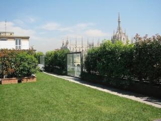 Un giardino pensile realizzato a Milano con la versione "verde intensivo leggero" del sistema Perliroof® di Perlite Italiana Un giardino pensile realizzato a Milano con la versione "verde intensivo leggero" del sistema Perliroof® di Perlite Italiana