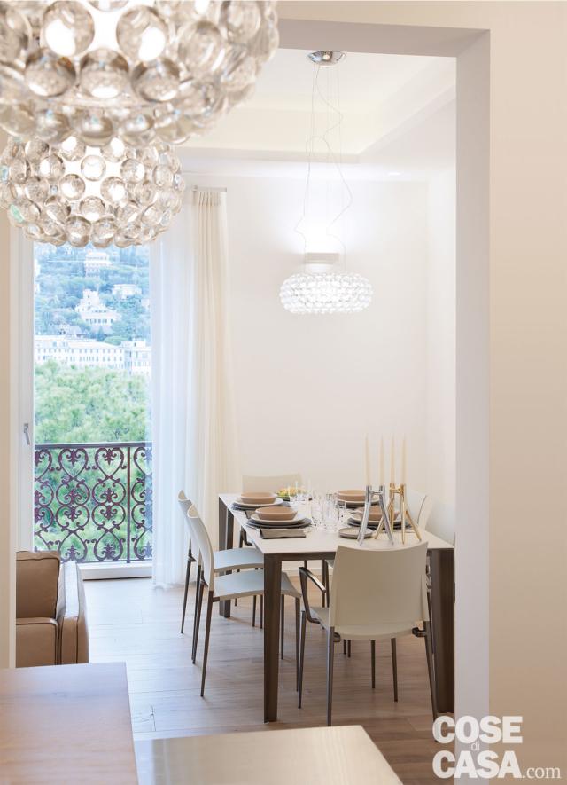 zona pranzo con lampadari di design zona pranzo con lampadari di design