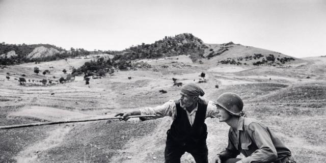 Robert Capa Retrospective Robert Capa Retrospective