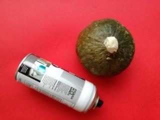 decorare le zucche con vernice oro decorare le zucche con vernice oro