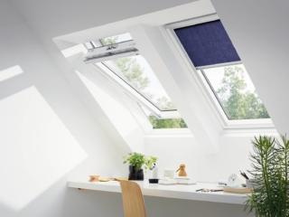 finestra con schermatura solare esterna e isolante termicamente Velux finestra con schermatura solare esterna e isolante termicamente Velux