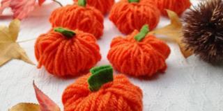 Zucche di lana per Halloween. Come segnaposto o puramente decorative Zucche di lana per Halloween. Come segnaposto o puramente decorative