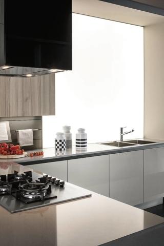 cucina Cloe di Arredo3 con piano cottura a gas nella penisola con top in quarzo cucina Cloe di Arredo3 con piano cottura a gas nella penisola con top in quarzo
