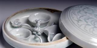 Sfumature di Terra. Ceramiche cinesi dal X al XV secolo Sfumature di Terra. Ceramiche cinesi dal X al XV secolo