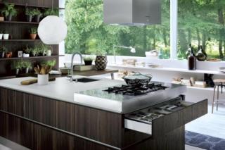 Cassetto singolo grande nell'isola della cucina Oyster di Veneta Cucine