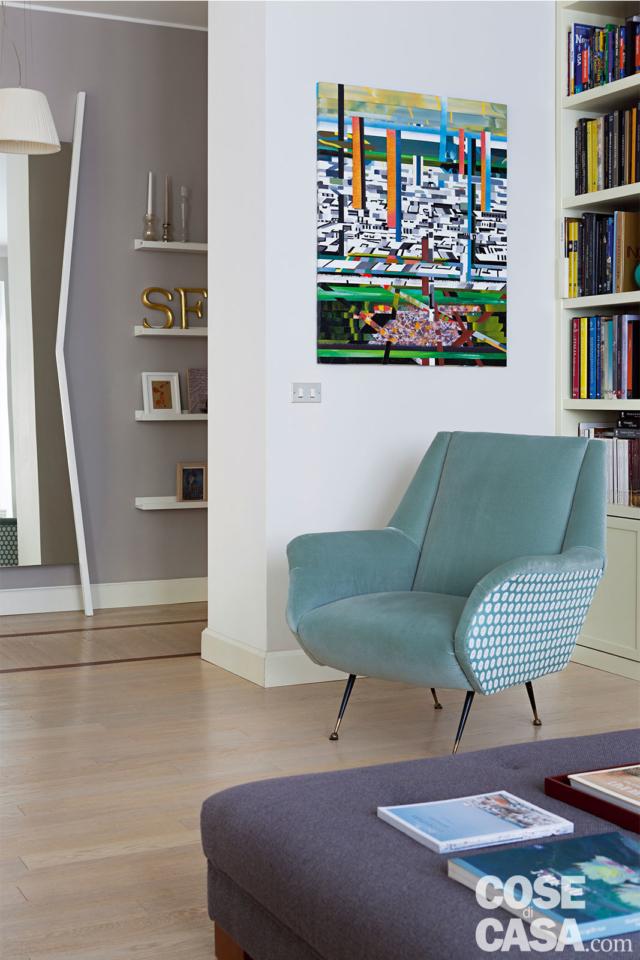 poltroncina vintage rivestita in tessuto verde (Nap Atelier) casa in stile nordico poltroncina vintage rivestita in tessuto verde (Nap Atelier) casa in stile nordico