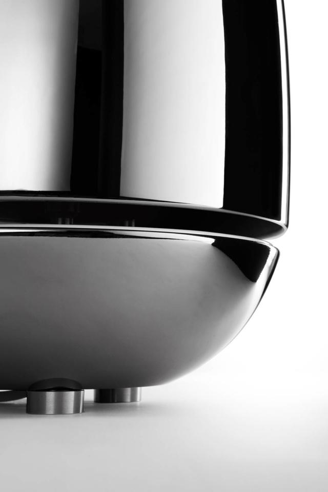 NEW Tubes Eve still life per arredare la casa con il nero NEW Tubes Eve still life per arredare la casa con il nero