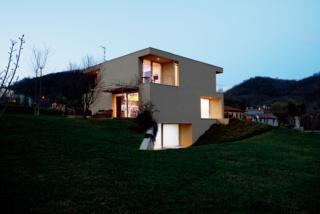 casa esterni vetrate per vare più luce