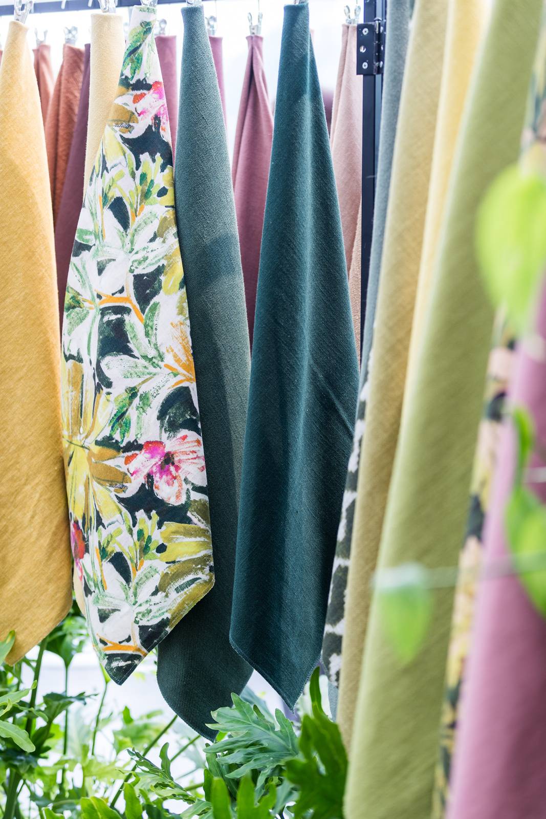 Tessuti Tempotest - Parà per interni e esterni. Il marchio è stato protagonista alla trentaduesima edizione della Fiera di Proposte, che si è svolta nella splendida cornice di Villa Erba a Cernobbio, dal 6 all’8 maggio. www.para.it Tessuti Tempotest - Parà per interni e esterni. Il marchio è stato protagonista alla trentaduesima edizione della Fiera di Proposte, che si è svolta nella splendida cornice di Villa Erba a Cernobbio, dal 6 all’8 maggio. www.para.it