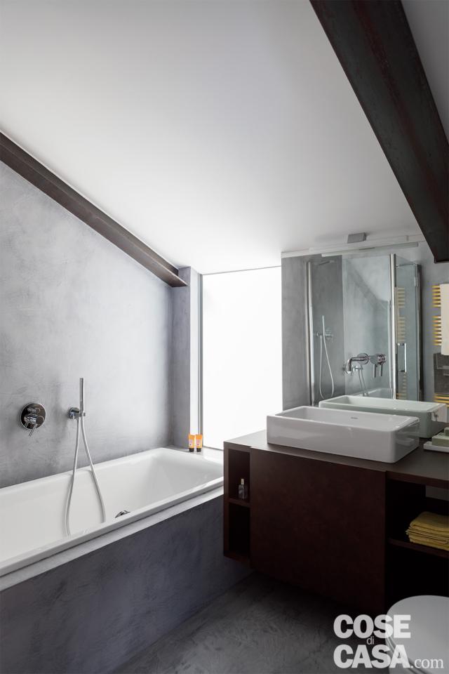 casa su due livelli con bagno nel sottotetto casa su due livelli con bagno nel sottotetto