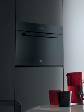 microonde con grill e forno multifunzione combinata Crystal Black FMW 45 CR C BK di Franke microonde con grill e forno multifunzione combinata Crystal Black FMW 45 CR C BK di Franke