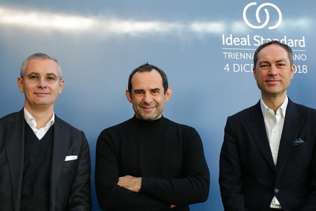 (Ideal Standard) Eugenio Cecchin, amministratore delegato Ideal Standard Italia, Roberto Palomba, architetto (Palomba Serafini Associati) e Torsten Türling, CEO di Ideal Standard International. (Ideal Standard) Eugenio Cecchin, amministratore delegato Ideal Standard Italia, Roberto Palomba, architetto (Palomba Serafini Associati) e Torsten Türling, CEO di Ideal Standard International.