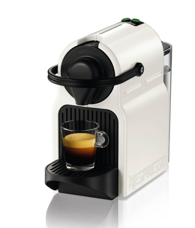 Compatta e facile da usare grazie all'interfaccia semplificata con 2 pulsanti, Inissia Nespresso di Krups consente di ottenere ottime bevande grazie alla pressione di 19 bar. Ha serbatoio da 0,7 litri, funziona con capsule e si spegne automaticamente dopo 9 minuti di inutilizzo. Misura L 12 x P 32 x H 23 cm. Prezzo 99,90 euro. www.krups.it Compatta e facile da usare grazie all'interfaccia semplificata con 2 pulsanti, Inissia Nespresso di Krups consente di ottenere ottime bevande grazie alla pressione di 19 bar. Ha serbatoio da 0,7 litri, funziona con capsule e si spegne automaticamente dopo 9 minuti di inutilizzo. Misura L 12 x P 32 x H 23 cm. Prezzo 99,90 euro. www.krups.it