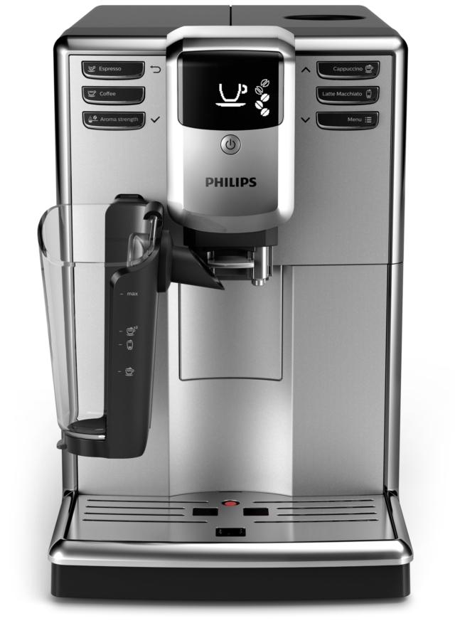 Philips Serie 5000 LatteGo è la macchina automatica per l’espresso che offre sei varianti di caffè e una crema di latte. E’ completa di filtro AquaClean brevettato per avere acqua pura per 5.000 tazze senza la necessità di effettuare la decalcificazione. Con macina caffè, ha pressione di 15 bar e contenitore da 1,8 litri. Misura L 22 x P 43 x H 34 cm. Prezzo 799,99 euro. www.philips.it Philips Serie 5000 LatteGo è la macchina automatica per l’espresso che offre sei varianti di caffè e una crema di latte. E’ completa di filtro AquaClean brevettato per avere acqua pura per 5.000 tazze senza la necessità di effettuare la decalcificazione. Con macina caffè, ha pressione di 15 bar e contenitore da 1,8 litri. Misura L 22 x P 43 x H 34 cm. Prezzo 799,99 euro. www.philips.it